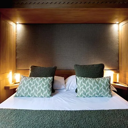 Du Skieur, Avec Services, Collection Des Fermes